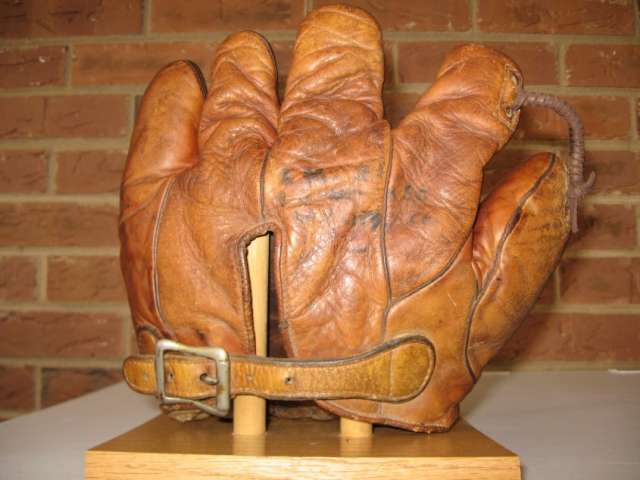 Wally Berger Davega D73 Back